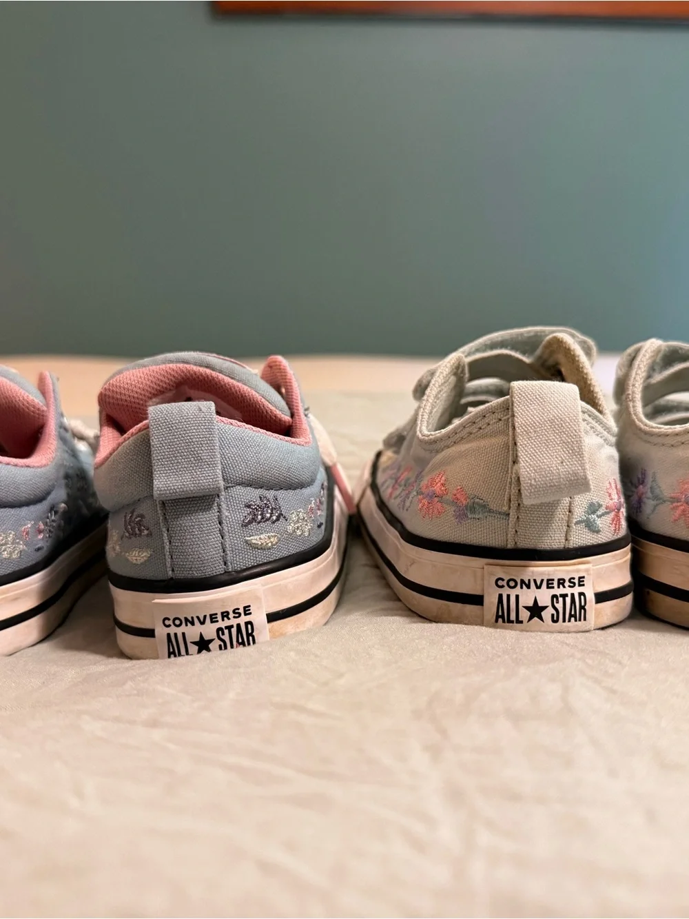Converse Little Kids Low-Top Sneakers in Blue and Light Gray with Pink Accents